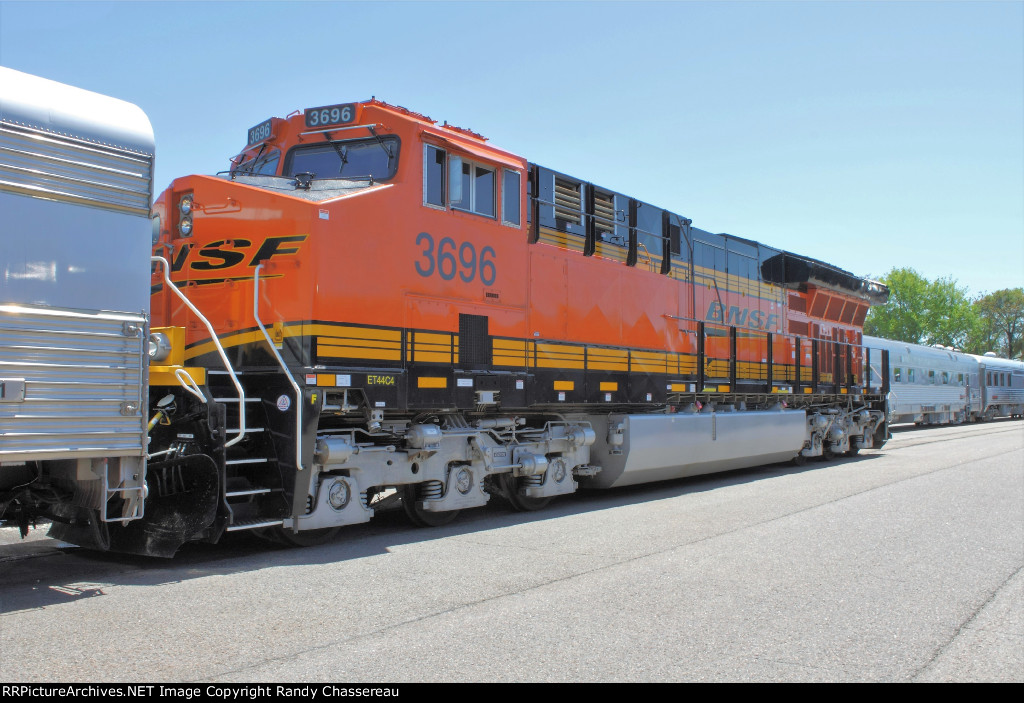 BNSF 3696